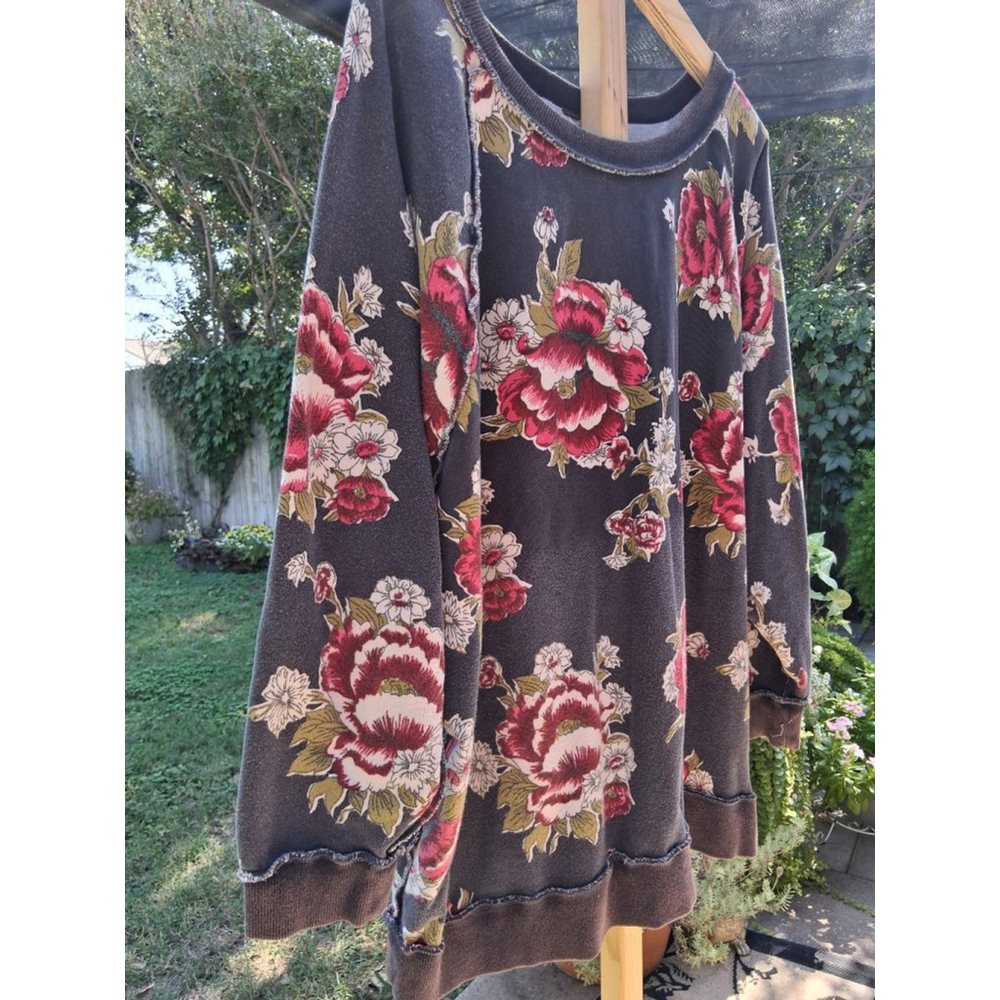 Free People Floral Crewneck Sweatshirt in Charcoal with Red & Green Flowers - Picture 5 of 13